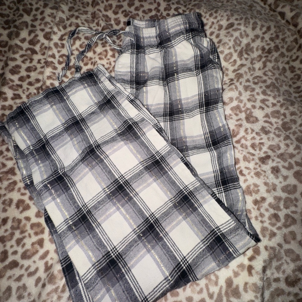 GAP Plaid Women’s Pajama Pants in Black and White